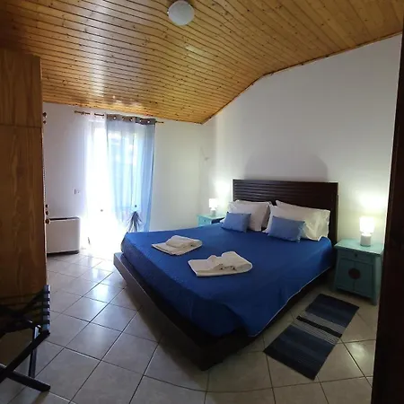 Farm stay Podere Scoldasu - Nettuno